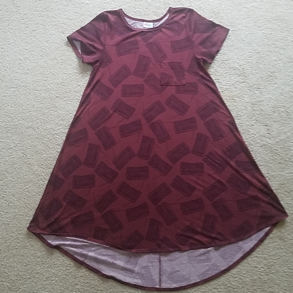 Lularoe Carly burgundy radio print 📺